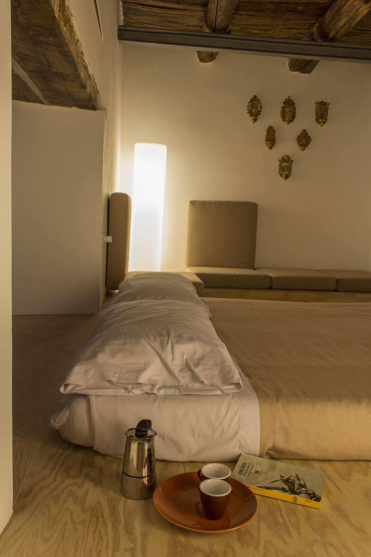 Casa Latina Bed & Breakfast Napoli Ngoại thất bức ảnh