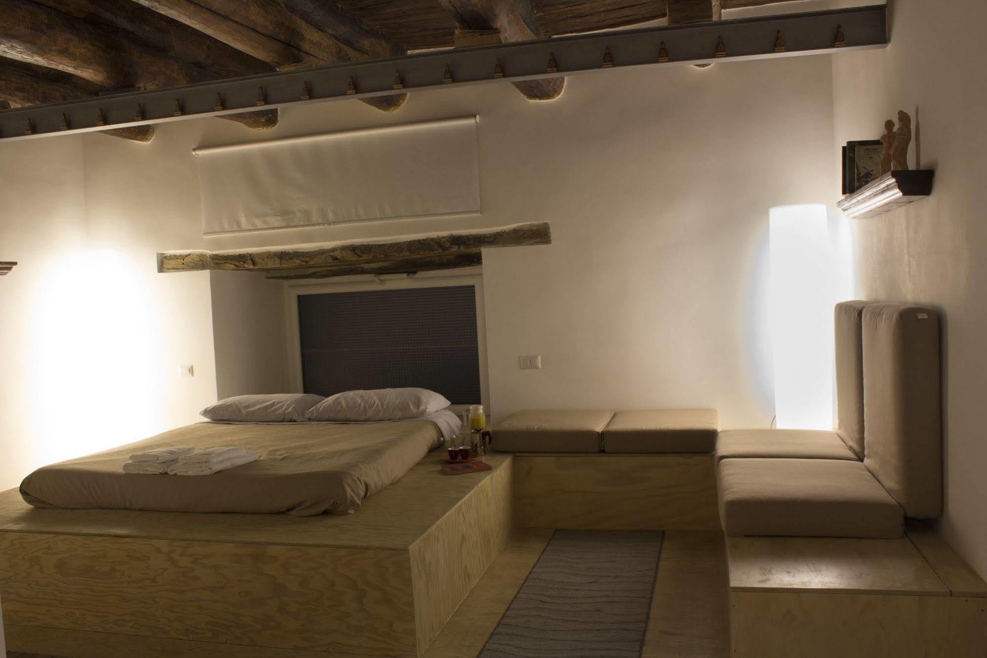 Casa Latina Bed & Breakfast Napoli Ngoại thất bức ảnh